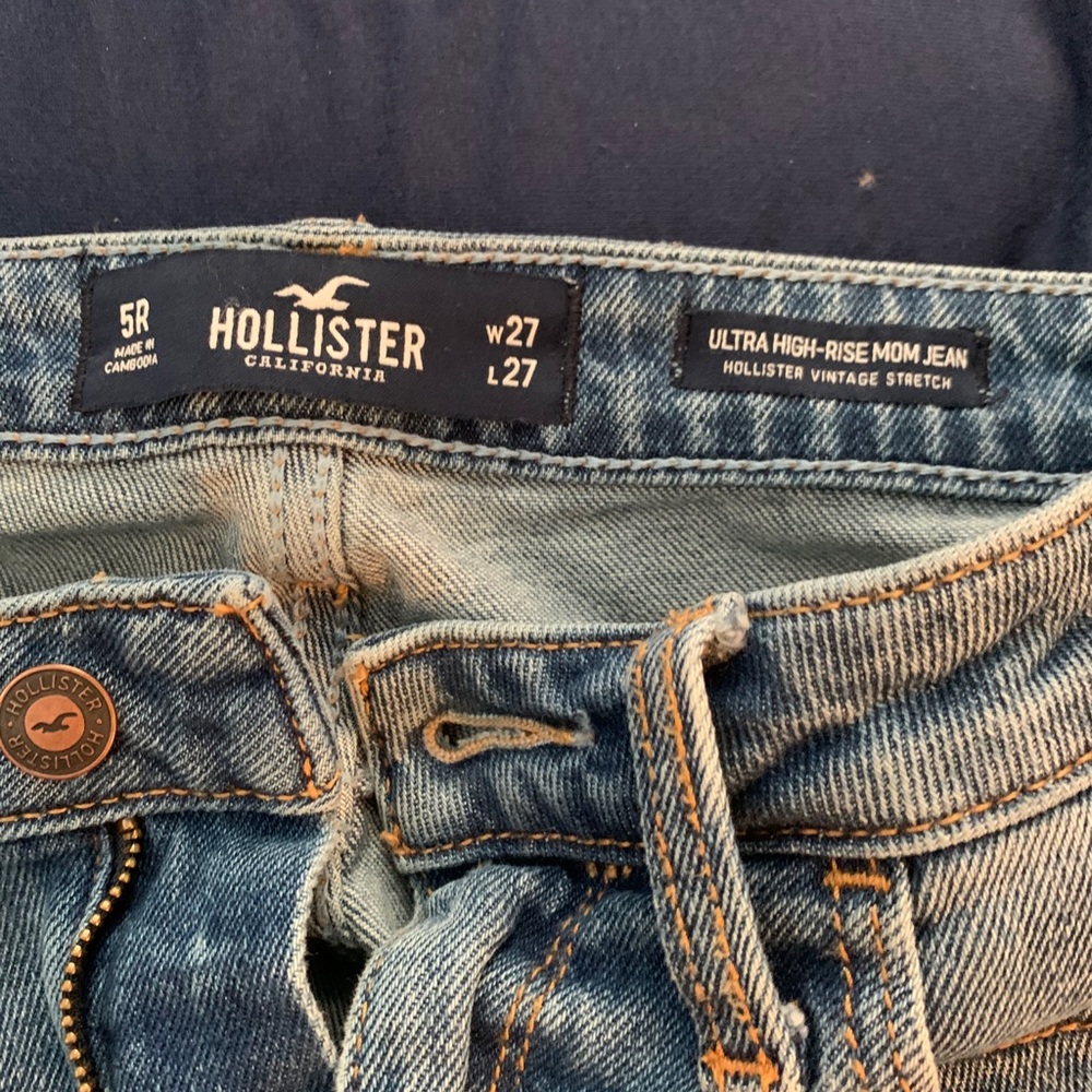 Hollister Ultra High-Rise Mom Jean size 5R - Picture 5 of 5